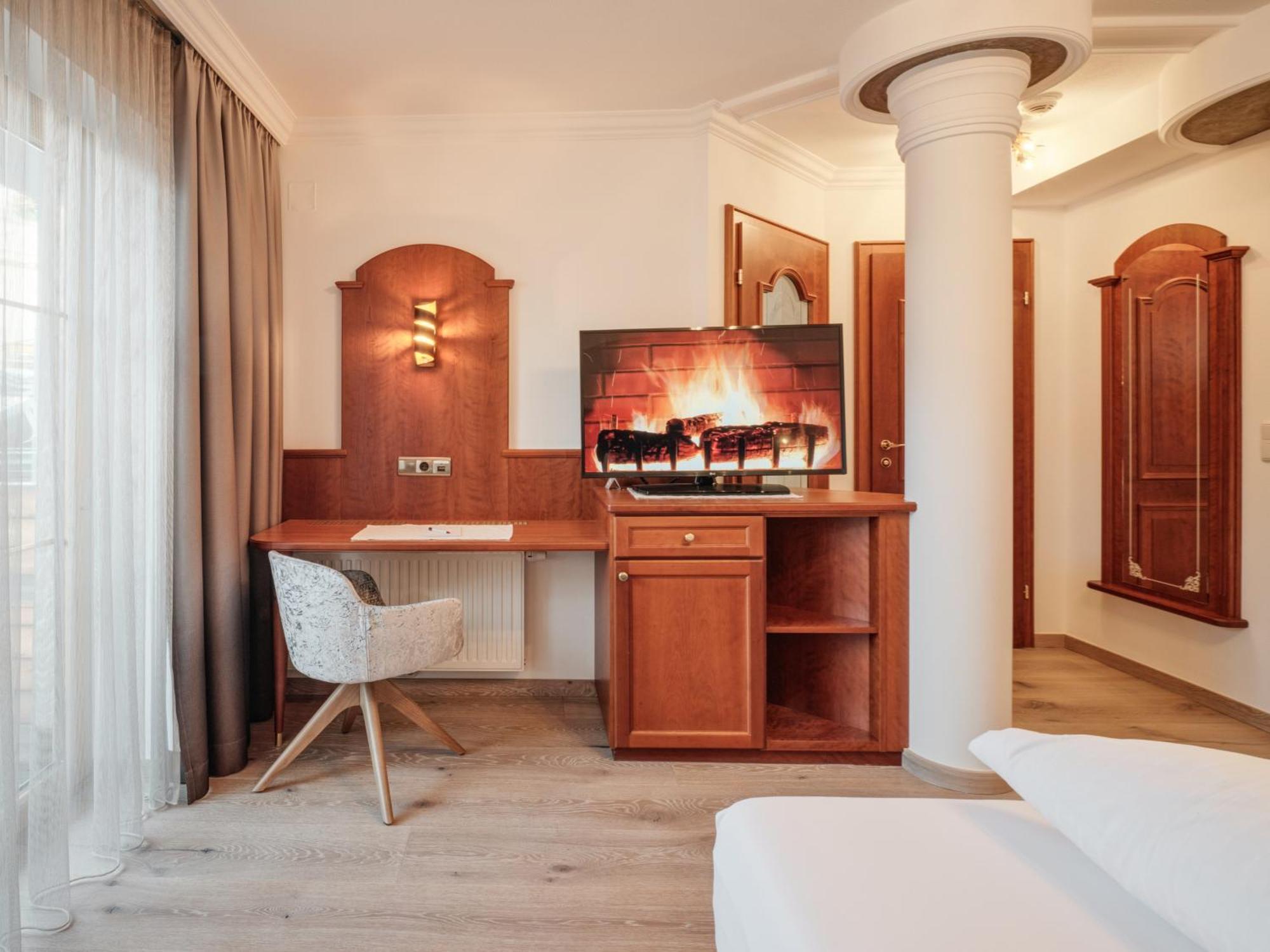 Hotel Alpenjuwel 4 Sterne Superior Tux Luaran gambar