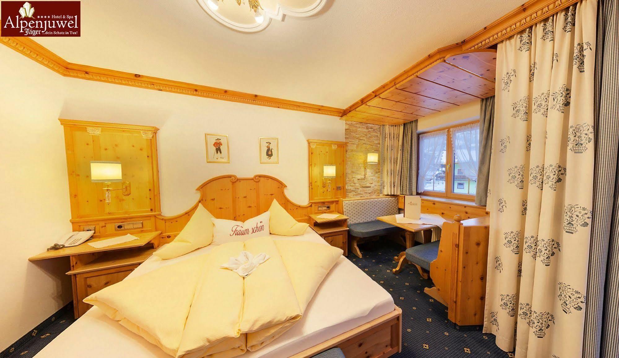 Hotel Alpenjuwel 4 Sterne Superior Tux Luaran gambar